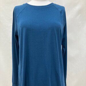 New Tek Gear top Teal Blue Sz PL, NEVER WORN shirt tail hem, EXCELLENT